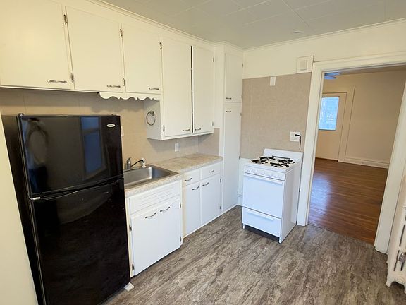 5th image of 641 Parkwood St NE APT 3