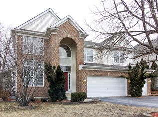 242 Churchill Ct, Lombard, IL 60148