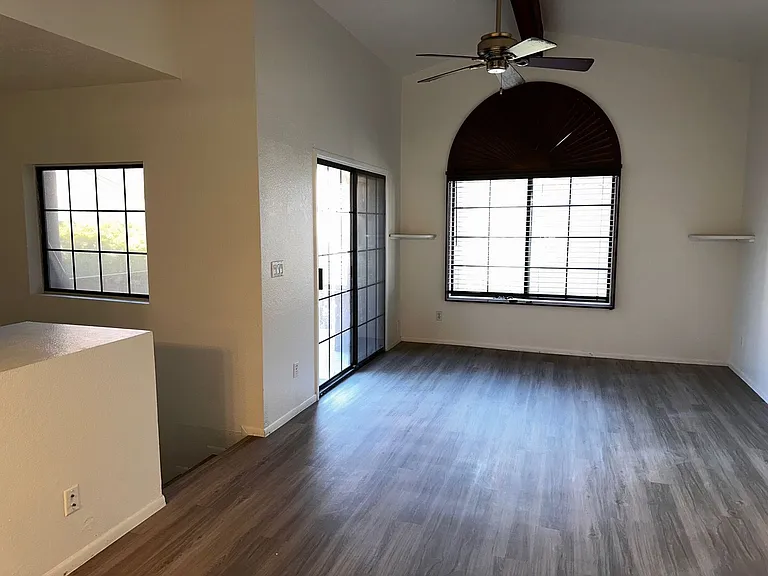 700 E Mesquite Cir #Q220 — Photo 5