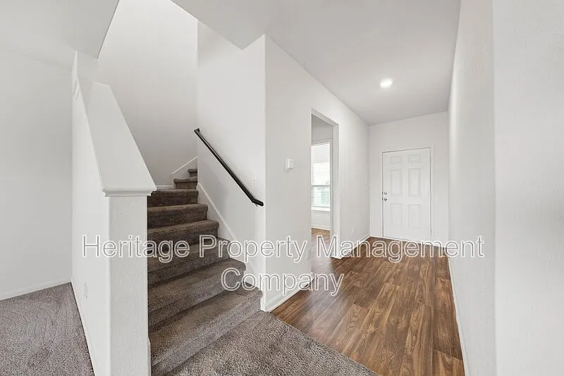 4 bed, 2.5 bath, 2205 sqft, $1,725 — Photo 4