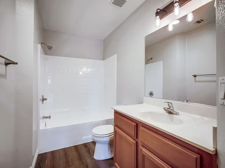 811 N Turner Ave #7 — Photo 13