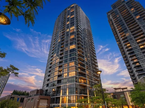 9 Valhalla Inn Rd #709, Toronto, ON M9B 0B2