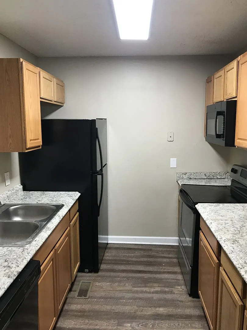 Great 3 Bedroom 2 Full Bath Home in Murfreesboro! — Photo 3