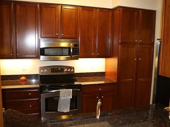 3rd image of 2060 Liberty Hts