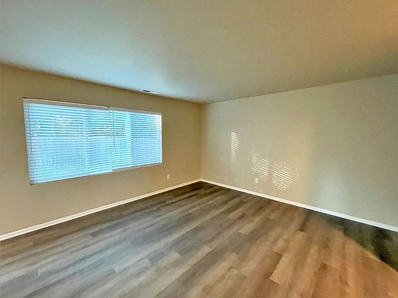 2nd image of 11014 180th Avenue Ct E