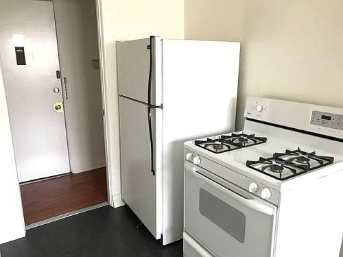 2nd image of 140 S Elm Dr APT 4