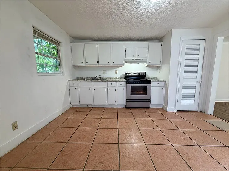 1070 Ollie Cir NW — Photo 4