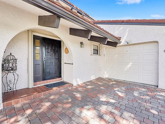 3rd image of 8148 Pine Circle #13