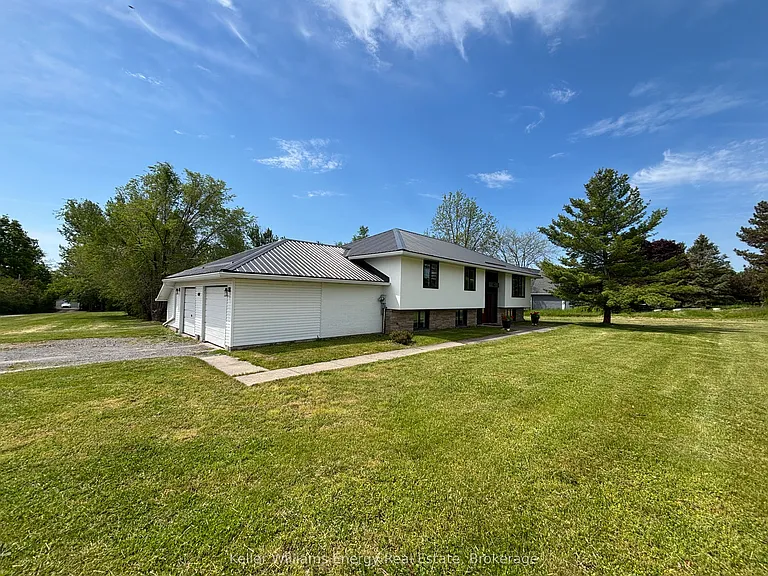 497 Wellington Main St — Photo 3