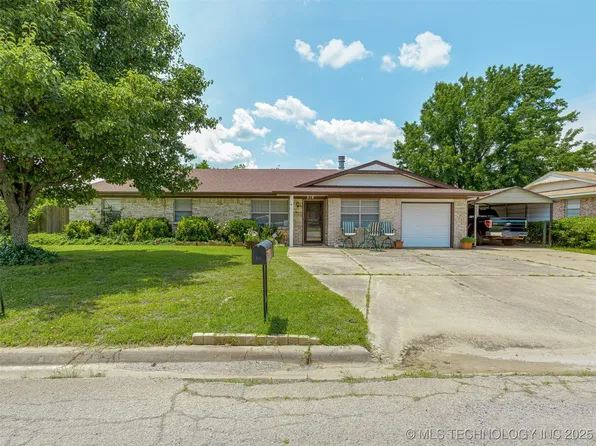 218 S 5th Ave, Stroud, OK 74079