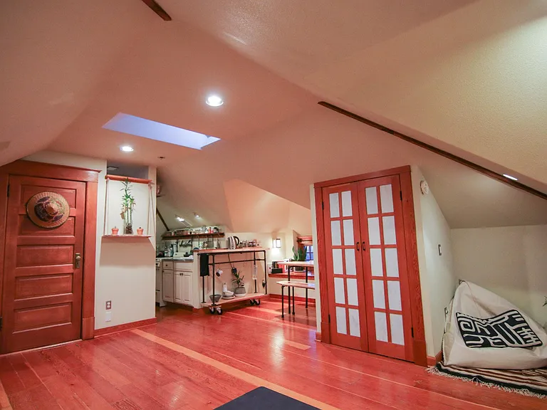 1706 NE Weidler St #PENTHOUSE — Photo 1