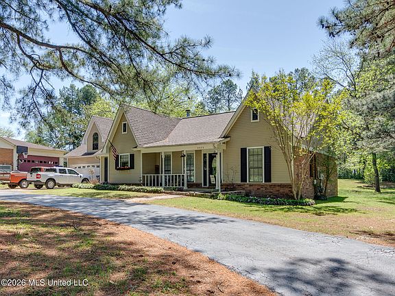 2nd image of 4586 Hillsdale Dr