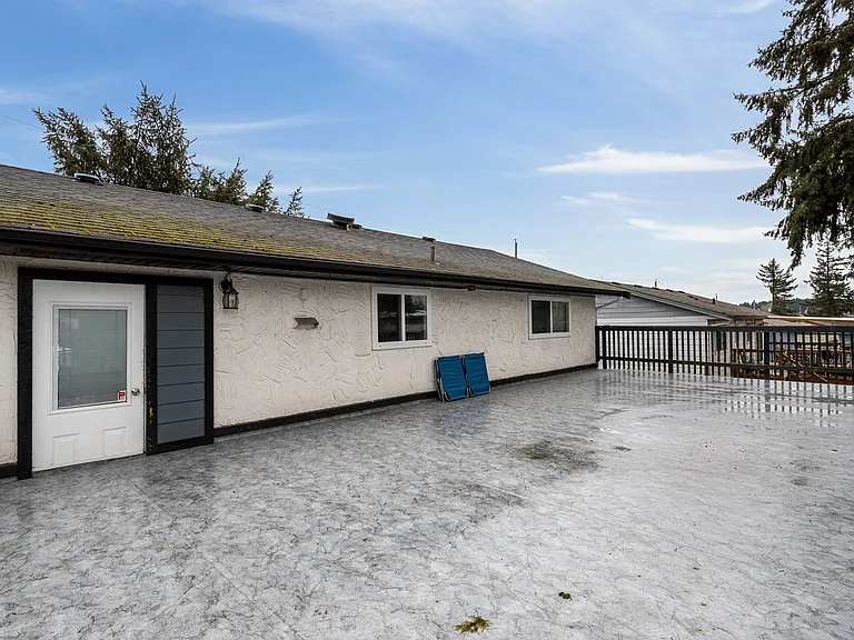 2129 Fitzgerald Ave — Photo 4