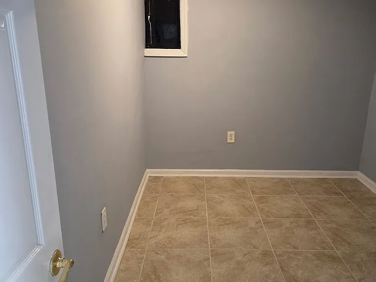33 Springdale Ave — Photo 37