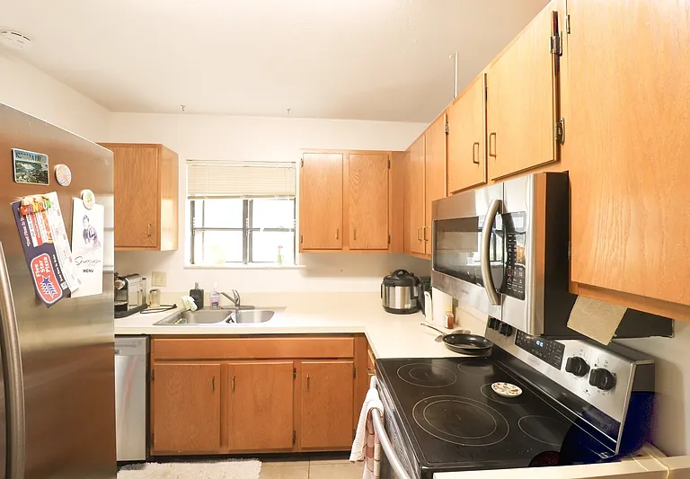 2300 SW 43rd St #C — Photo 12
