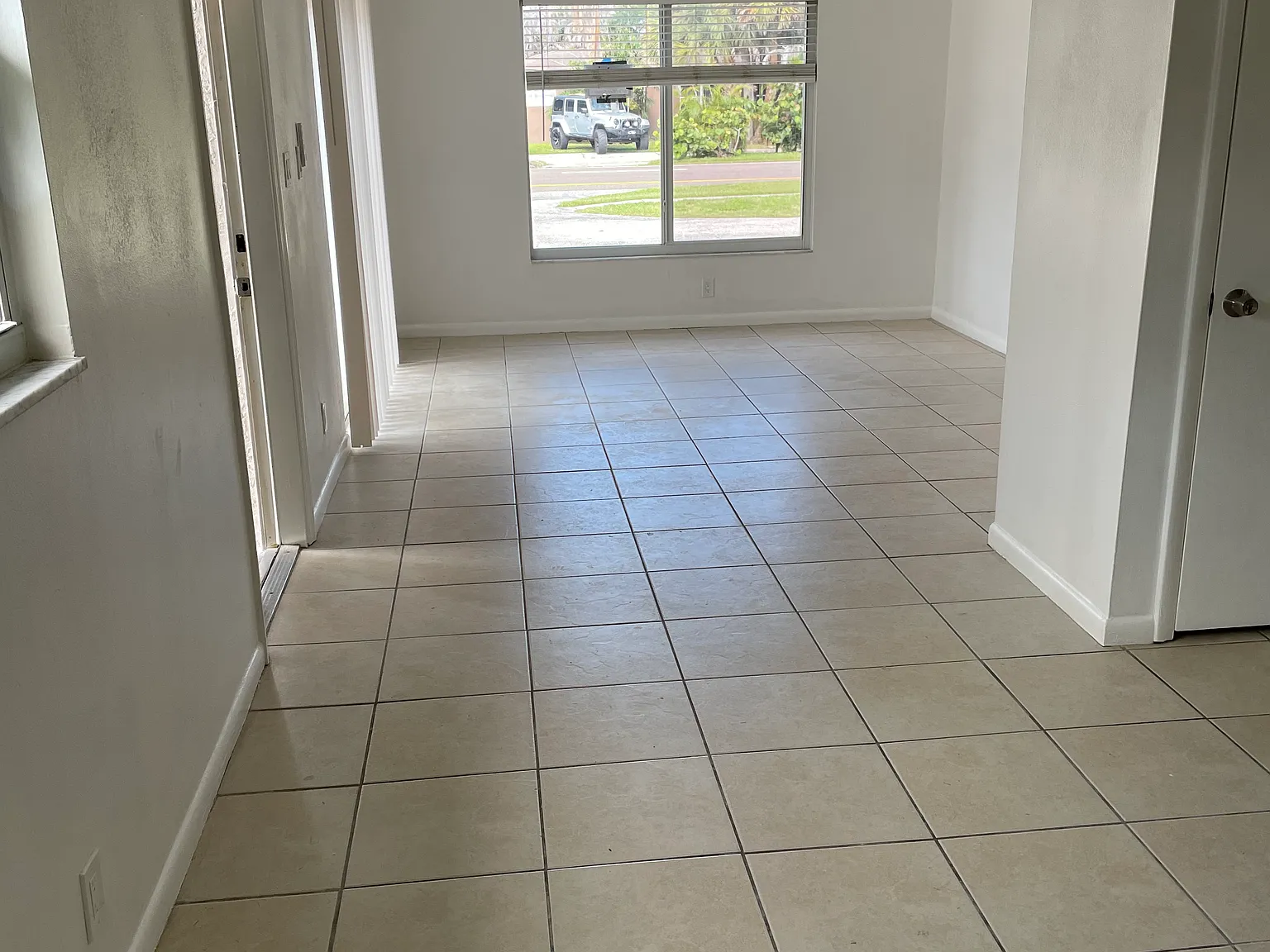 2 bed, 1.5 bath, 1000 sqft, $2,000 — Photo 2