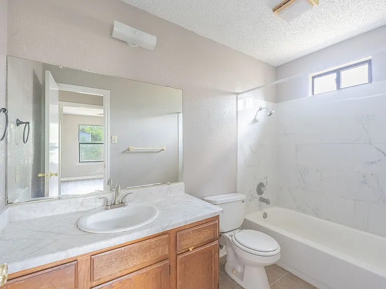 1515 Geneva St — Photo 11