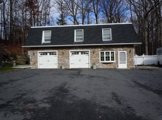 46 Legion Rd, Oak Ridge, NJ 07438
