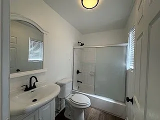 410 E 105th St — Photo 9
