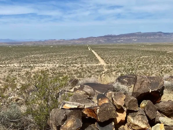 Mountain S Date Creek Rd, Yucca, AZ 86438