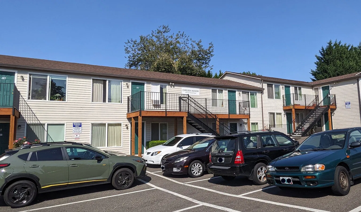 Chelsea Manor Apartments — Photo 4