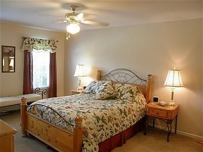 5th image of 190 Meadow Creek Dr