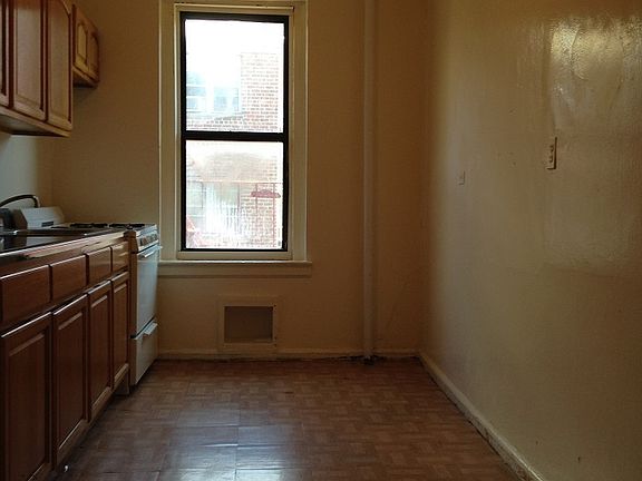 3rd image of 135 W 238th St APT 2I