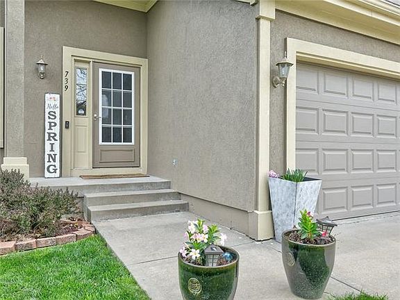 4th image of 739 N Glenview Ct