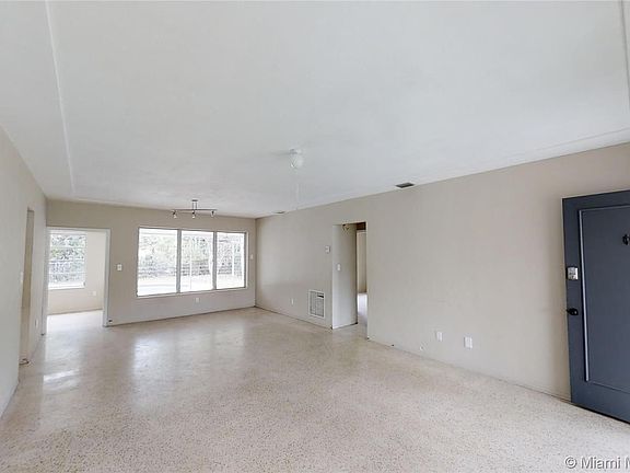3rd image of 875 NE 123rd St