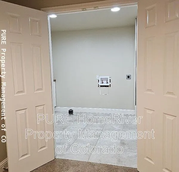 9394 Cove Creek Dr — Photo 24