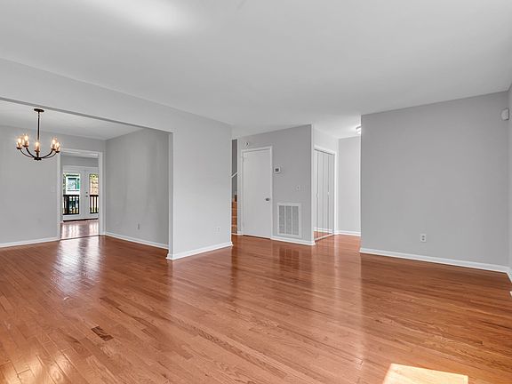 4th image of 6928 Highland Park Dr Unit 6928