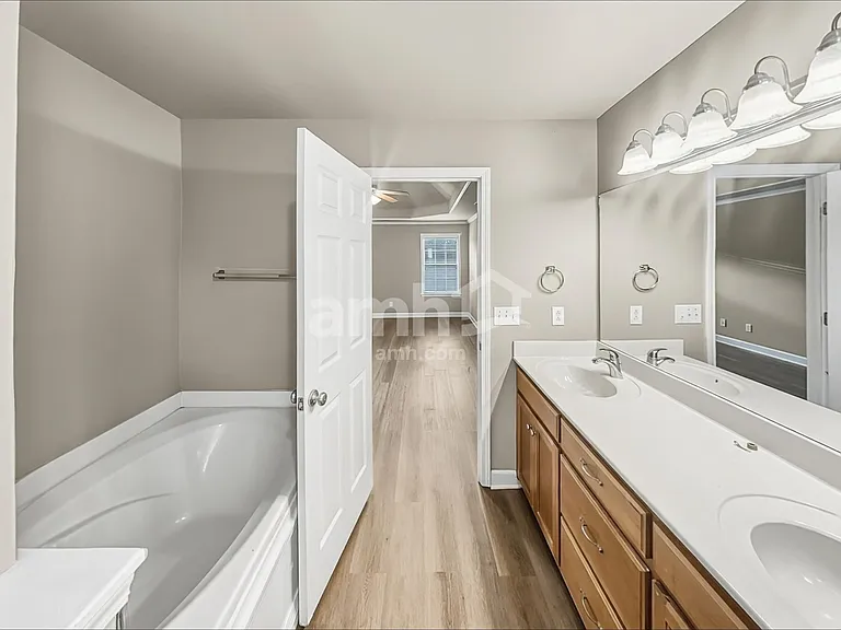 1167 Cynthia Ln — Photo 11