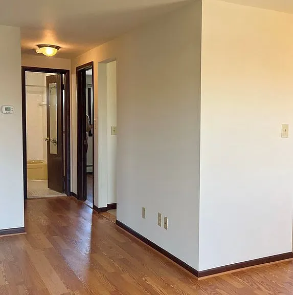 Embassy Square Apartments — Photo 13
