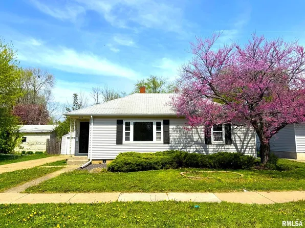 745 E Fremont St, Galesburg, IL 61401