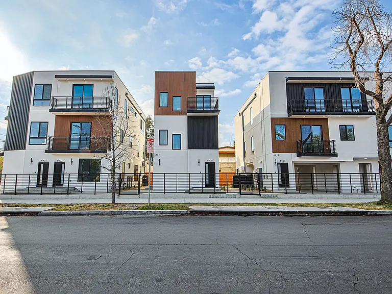 6401 1/2 Odessa Ave — Photo 17