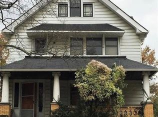 1842 Mannering Rd, Cleveland, OH 44112