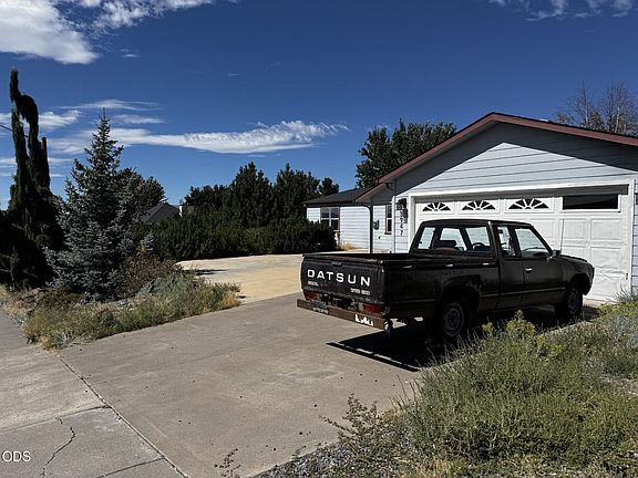 3rd image of 5947 Springcrest Way