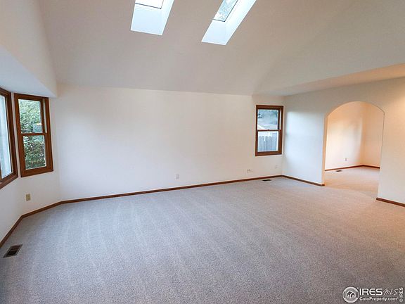 4th image of 2961 Garrett Dr