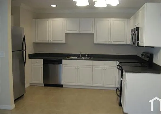 2 bed, 1100 sqft, $1,550 — Photo 2