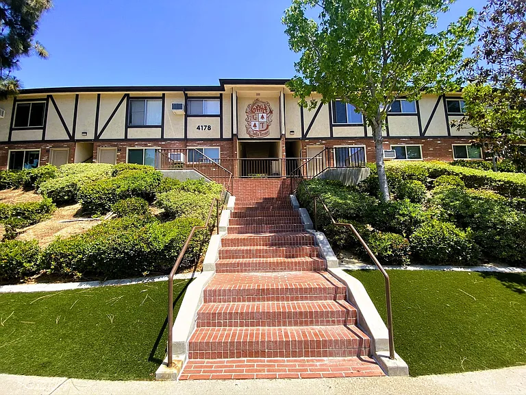 La Jolla Terrace — Photo 12