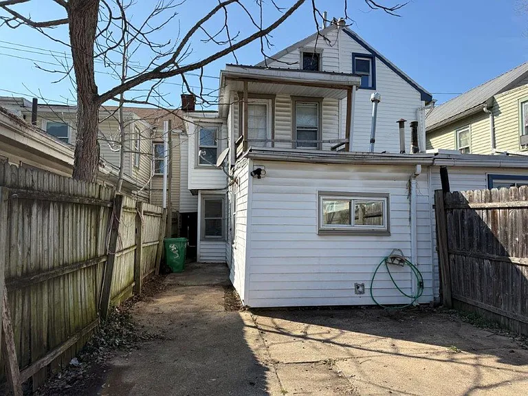 457 N Pitt St — Photo 39