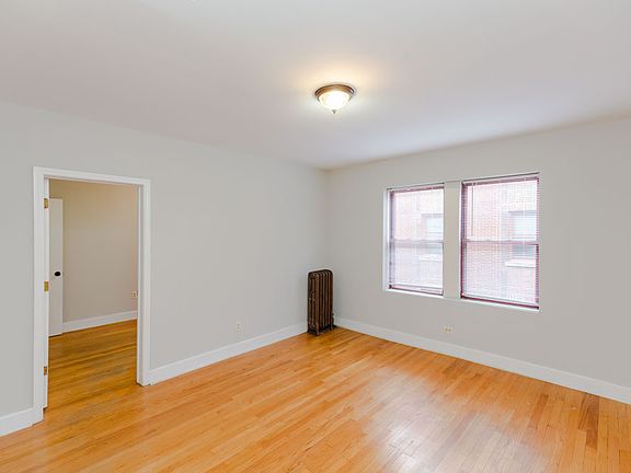 4th image of 3607 S King Dr APT 2A