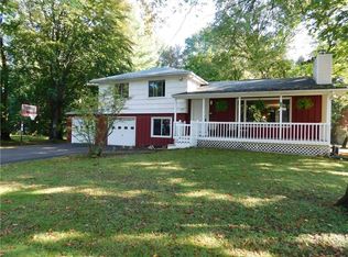 312 Bay View Rd, Irondequoit, NY 14609