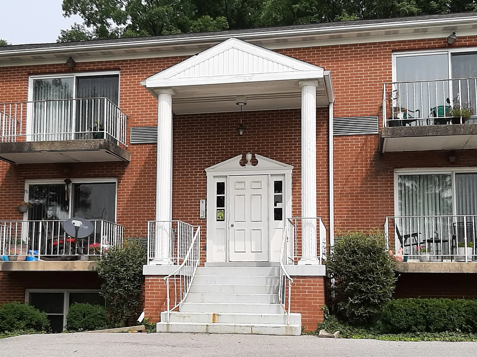 2 bed, 9999 sqft, $874 — Photo 1