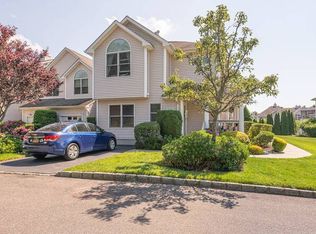 2102 Cedar Path, Riverhead, NY 11901