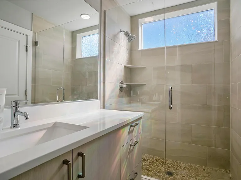 Primary En Suite Bathroom