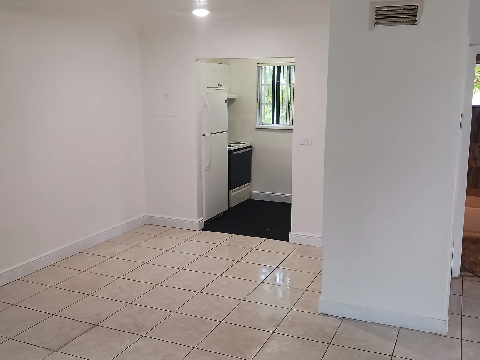 2 bed, 750 sqft, $2,390 — Photo 3