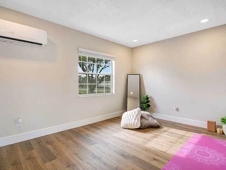 1225 Moselle Ave — Photo 6