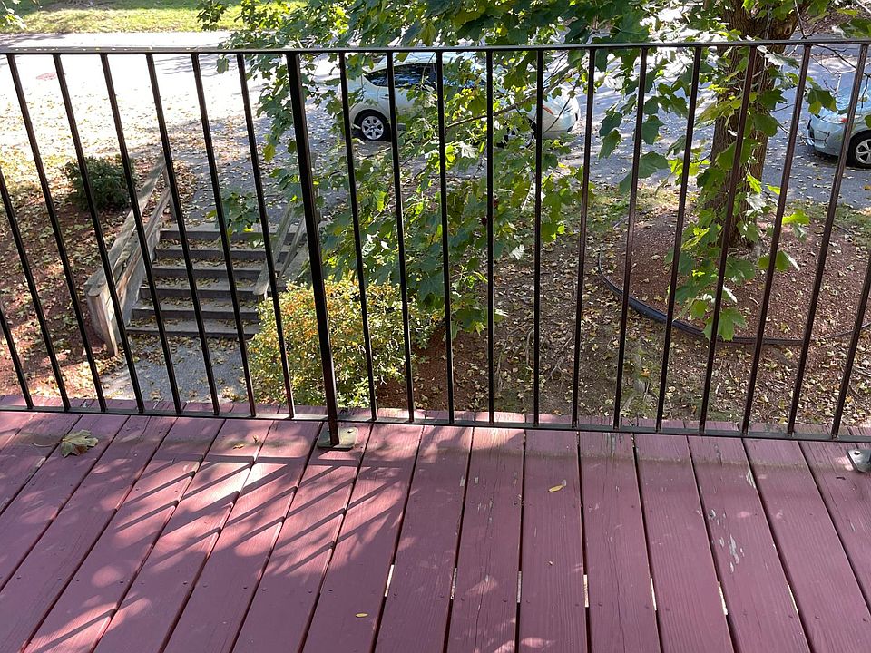 1st image of 10 Longwood Dr APT 11