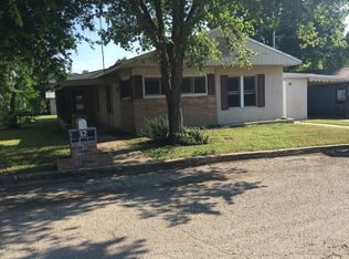 314 W Shelby St, Seguin, TX 78155